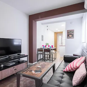https://malagasuite-showroom-apartments-newcenter.1costadelsol.com